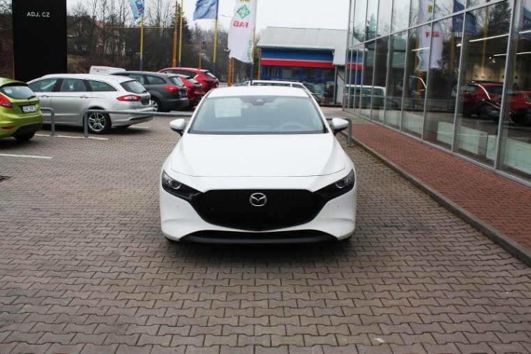 Mazda 3, SKYACTIV-G, barva bílá