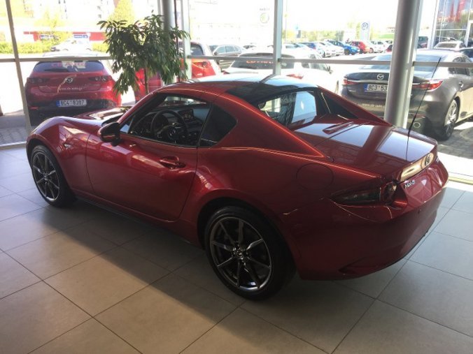 Mazda MX-5, 2,0 Skyactiv-G184, barva červená