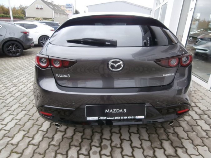 Mazda 3, Skyactiv G122, barva modrá