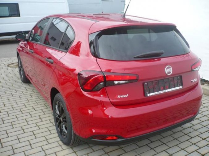 Fiat Tipo, HB 1.4 95k Street Italia, barva červená