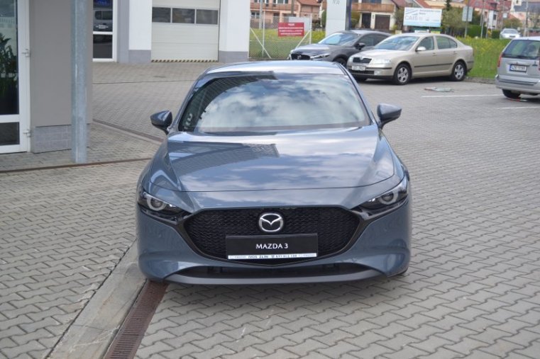 Mazda 3, Skyactiv G122, barva šedá