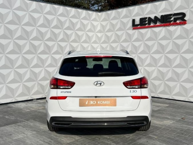 Hyundai i30, 1,5 T-GDI 117 kW DCT MHEV, barva bílá