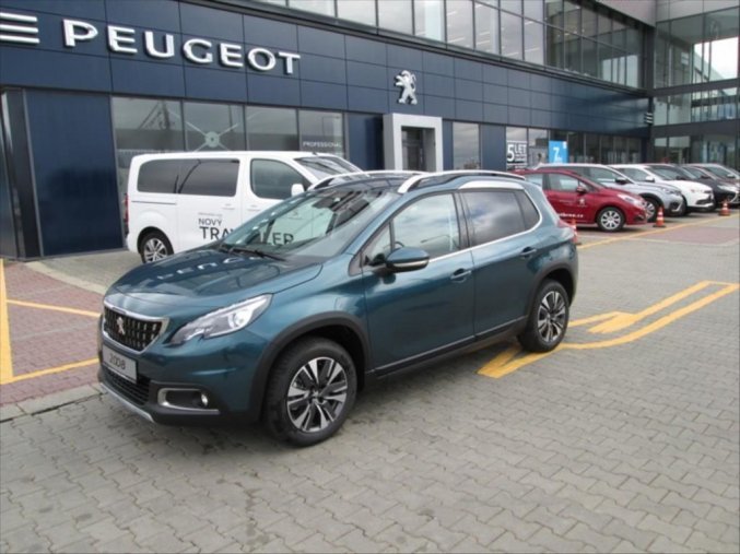 Peugeot 2008, 1.2 130k Allure S&S MAN6, barva zelená