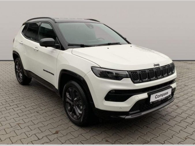 Jeep Compass, 80TH ANNIVERSARY 1.3 Turbo GSE, barva bílá