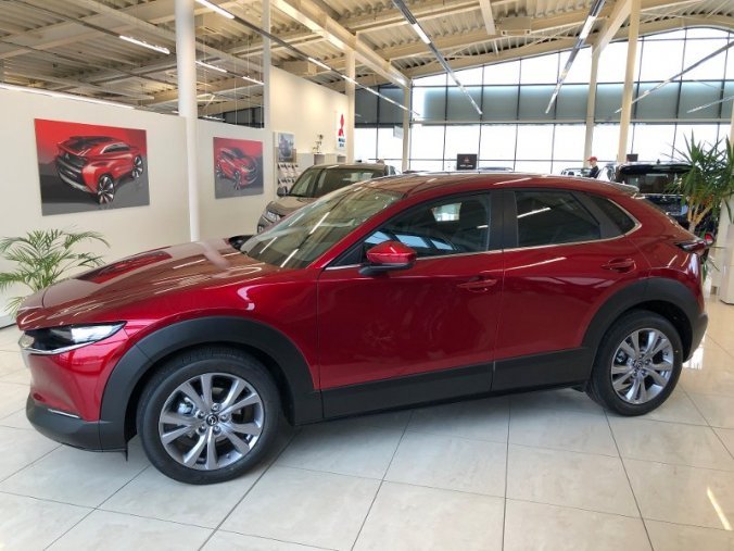 Mazda CX-30, Skyactiv-G 122, barva červená