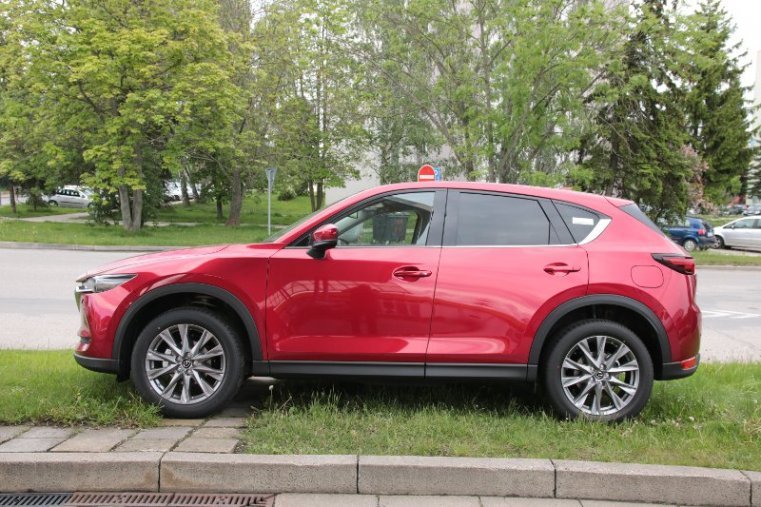 Mazda CX-5, 2,5 Skyactiv-G 194k, barva červená