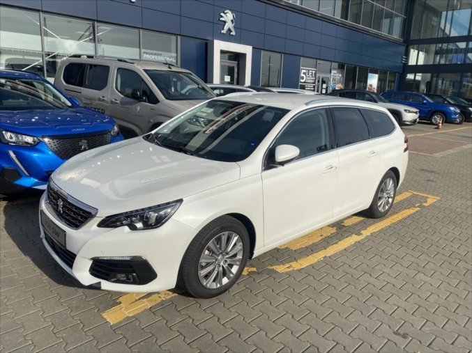 Peugeot 308, 1.2 PureTech 130 ALLURE Pack, barva bílá