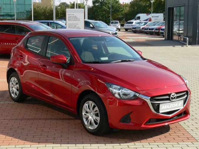 Mazda 2, 1.5 Skyactiv G75, barva červená