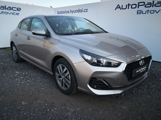 Hyundai i30, 1,0 T-GDI 88 kW (95 NAT) 6 st. man, barva bílá