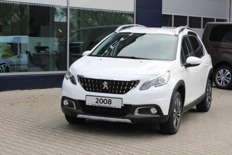 Peugeot 2008, ALLURE 1.2 96kW, barva bílá