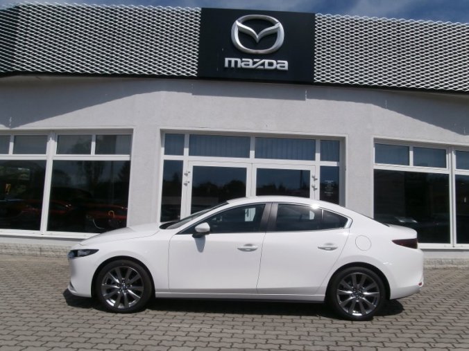 Mazda 3, Skyactiv G122, barva bílá