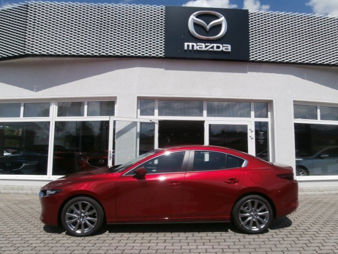 Mazda 3, Skyactiv G122, barva červená