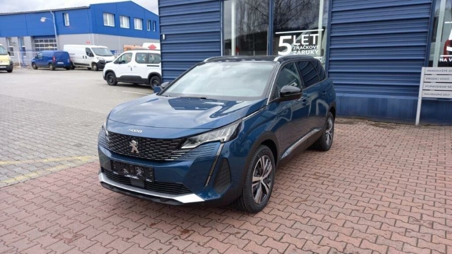 Peugeot 5008, Peugeot 5008 Allure Pack BlueHdi 130k EAT8, barva modrá