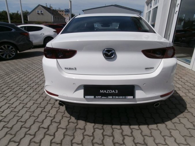 Mazda 3, Skyactiv G122, barva bílá