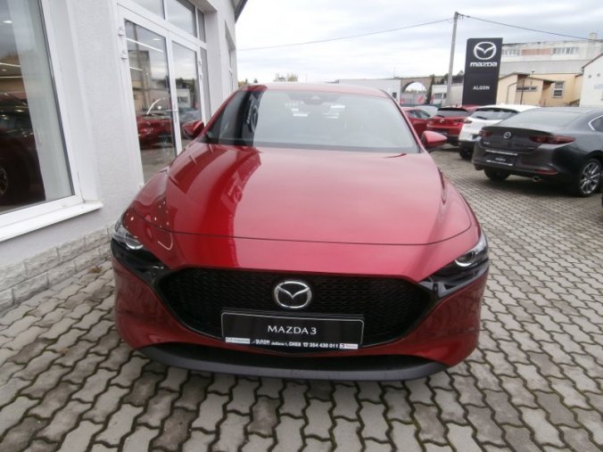 Mazda 3, Skyactiv G122, barva červená