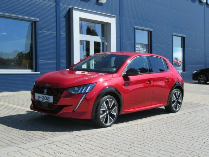 Peugeot 208, e-GT Elektromotor 100kW/136k, barva červená