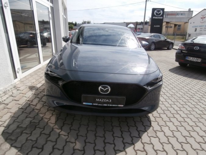 Mazda 3, Skyactiv G122, barva modrá