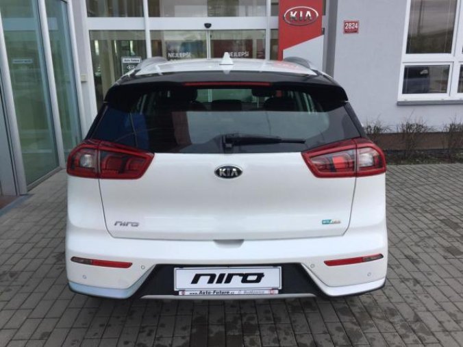 Kia Niro, 1,6 GDi HEV 6DCT HEV Exclusive, barva bílá