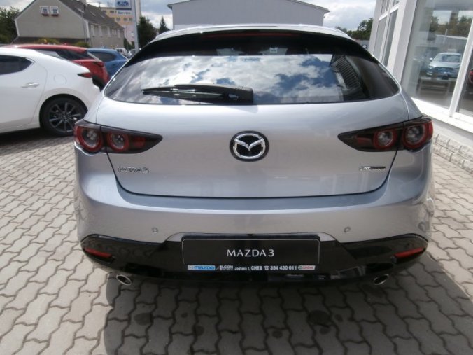 Mazda 3, Skyactiv G122, barva stříbrná