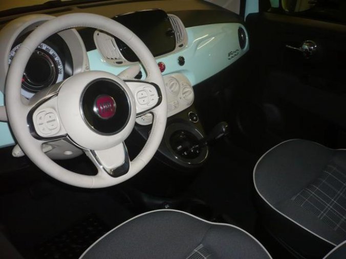 Fiat 500, 1.2 69k Lounge AT5, barva zelená