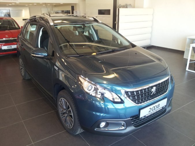 Peugeot 2008, ACTIVE 1.2 PureTech 82 S&S MAN5 - Paket CITY- 9019, barva zelená