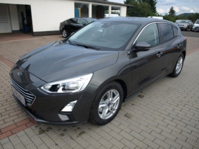 Ford Focus, 1.0 EcoBoost, barva šedá