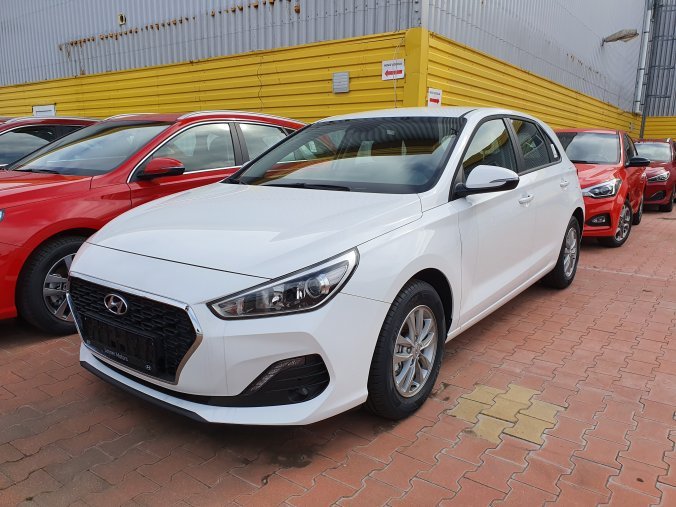 Hyundai i30, 1,4i 73 kW (95 NAT) 6 st. man, barva bílá