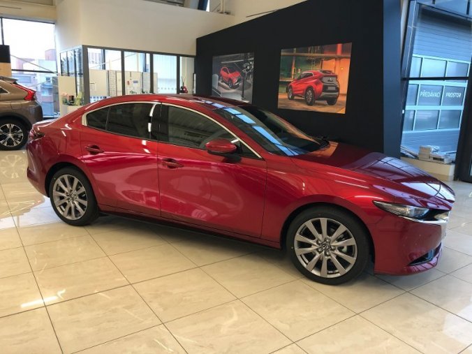 Mazda 3, Skyactiv-G 122k, barva červená