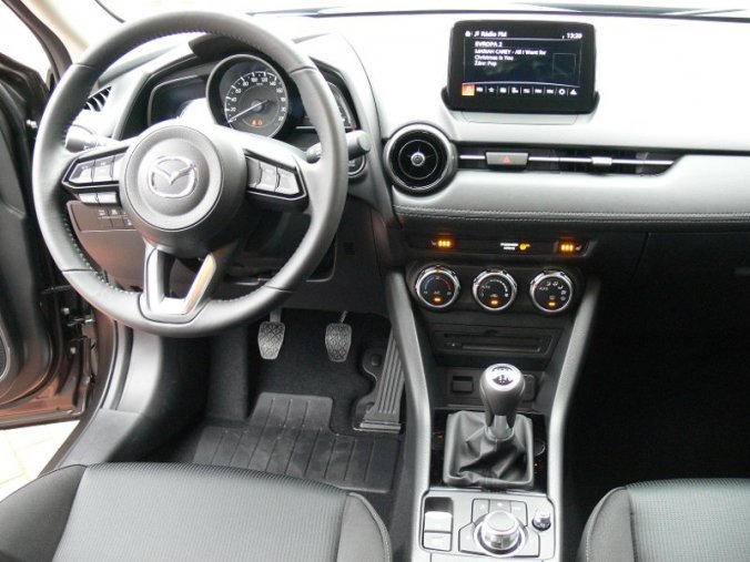 Mazda CX-3, 2.0 Skyactiv G121 + NAVI, barva šedá