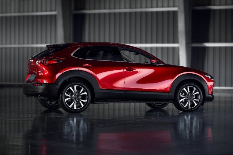 Mazda CX-30, 2,0i, barva červená