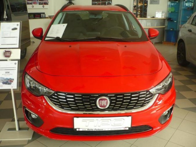 Fiat Tipo, SW 1.4 95k Mirror, barva červená