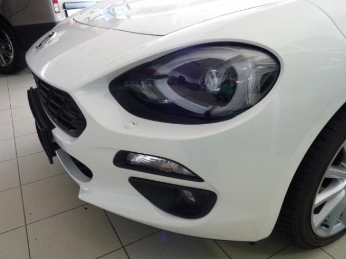 Fiat 124 Spider, 1.4 140k MT Lusso, barva bílá