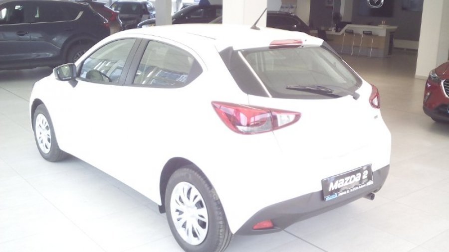 Mazda 2, 1,5i, barva bílá