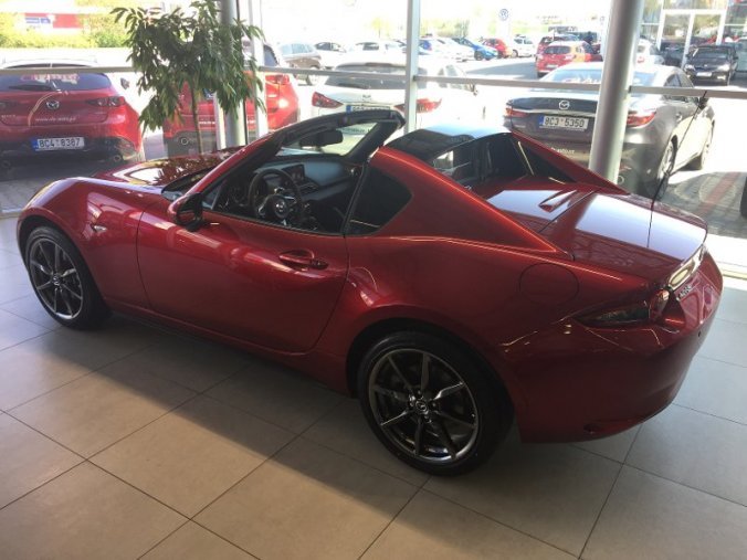 Mazda MX-5, 2,0 Skyactiv-G184, barva červená