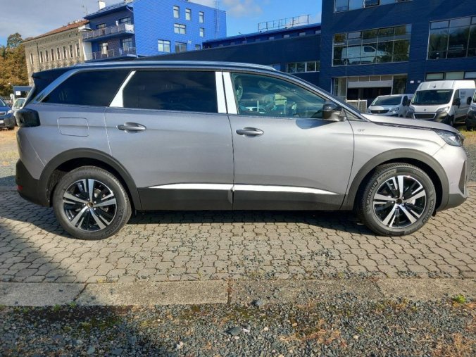 Peugeot 5008, Peugeot 5008 GT BlueHDI 130 S&S EAT8, barva šedá