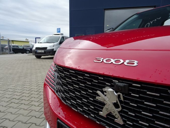 Peugeot 3008, Peugeot 3008 ALLURE PACK 1.2  130k EAT8, barva červená