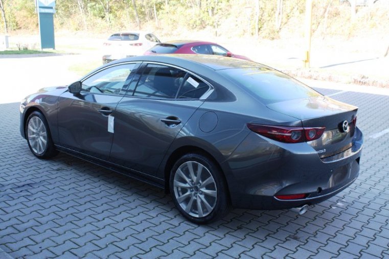 Mazda 3, SKYACTIV-X, barva šedá