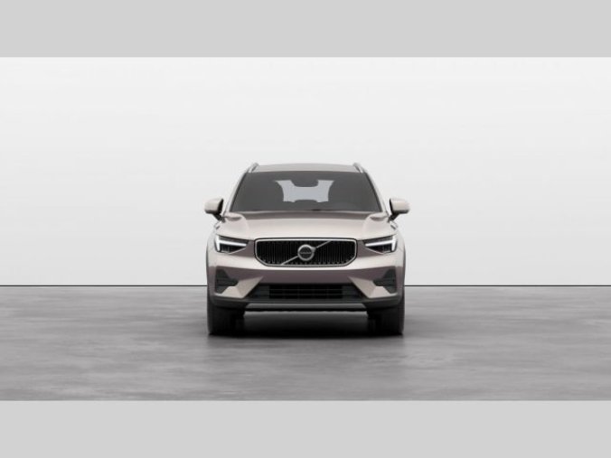 Volvo XC40, B3 2.0L 163 HP AT7 FWD CORE, barva stříbrná