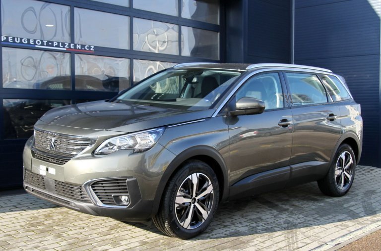 Peugeot 5008, Active 1.5 BlueHDI 130, barva šedá