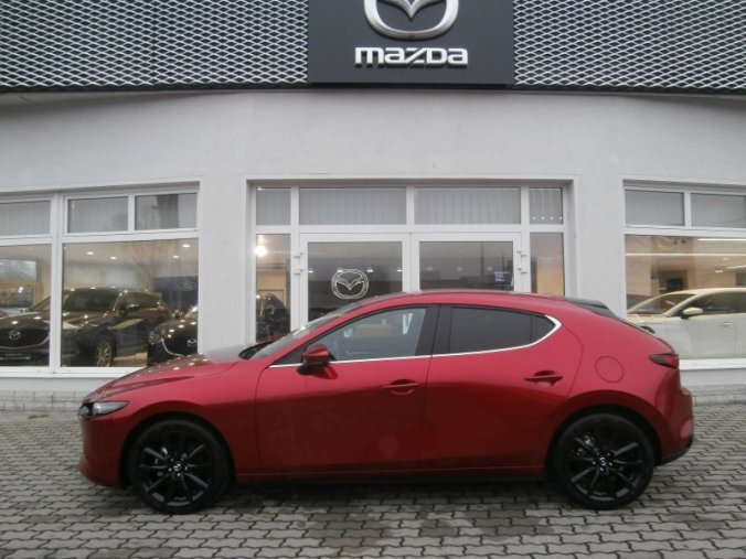 Mazda 3, Skyactiv GT 180, barva červená