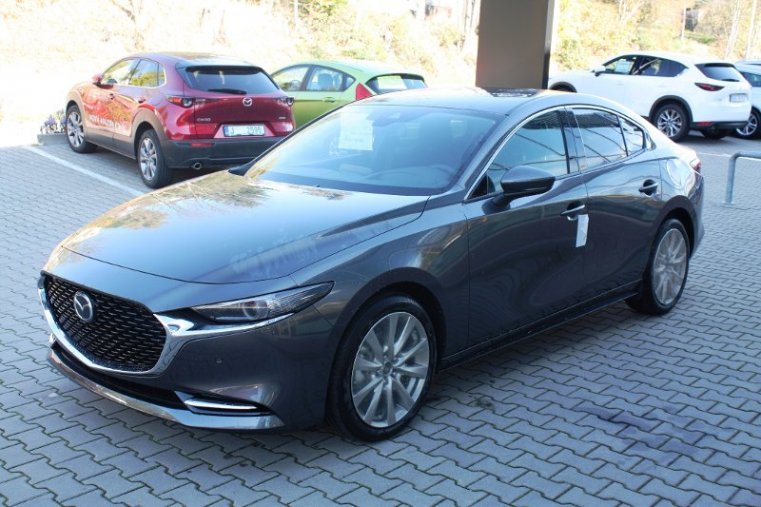 Mazda 3, SKYACTIV-X, barva šedá