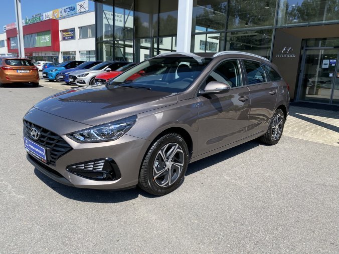 Hyundai i30, 1,5i CVVT 81 kW (95 NAT) 6 st. man, barva bronzová