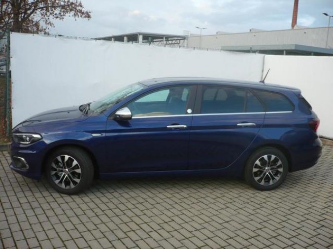 Fiat Tipo, SW 1.4 95k Mirror, barva modrá