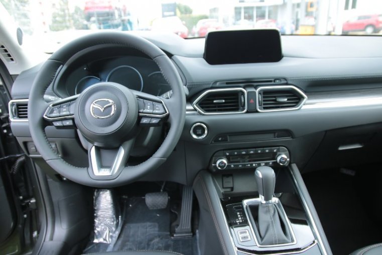 Mazda CX-5, 2,5 Skyactiv-G 194k, barva šedá