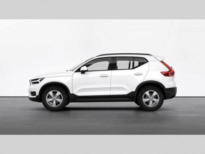 Volvo XC40, T3 1.5L 163 HP MOMENTUM CORE A, barva bílá