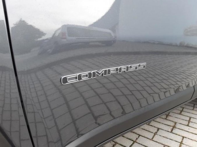 Jeep Compass, 1.3 150 Long.  AUTOM, SKLADEM!, barva šedá