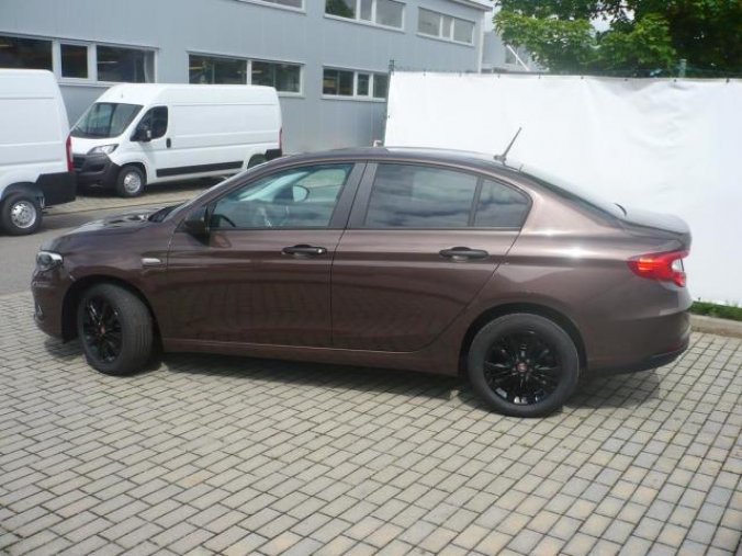 Fiat Tipo, 1.4 95k Italia Street, barva hnědá