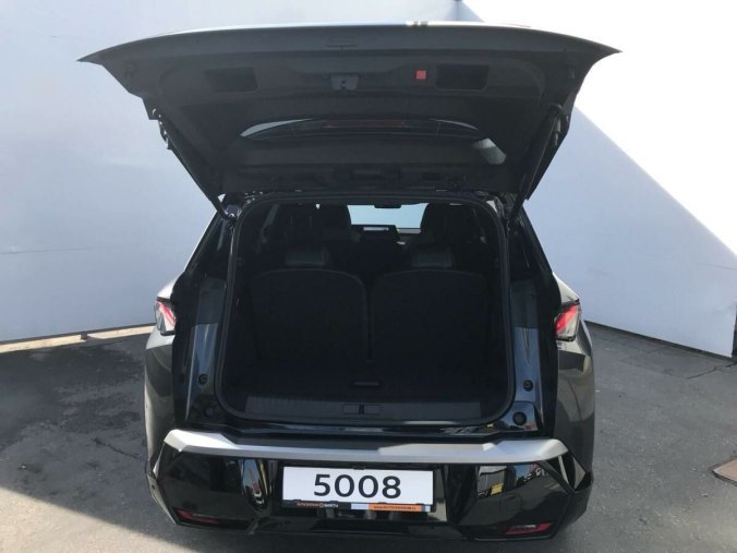 Peugeot 5008, Peugeot 5008 GT Elektromotor (Baterie 73 kW, barva šedá