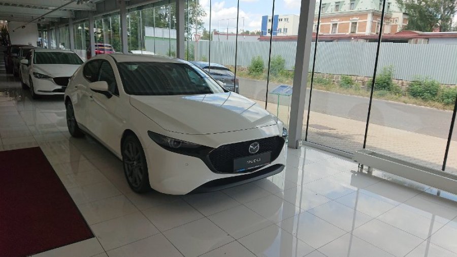 Mazda 3, Skyactiv G122 M/T, barva bílá