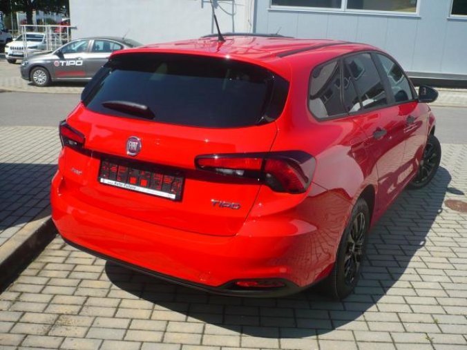 Fiat Tipo, SW 1.4 95k Street Italia, barva červená